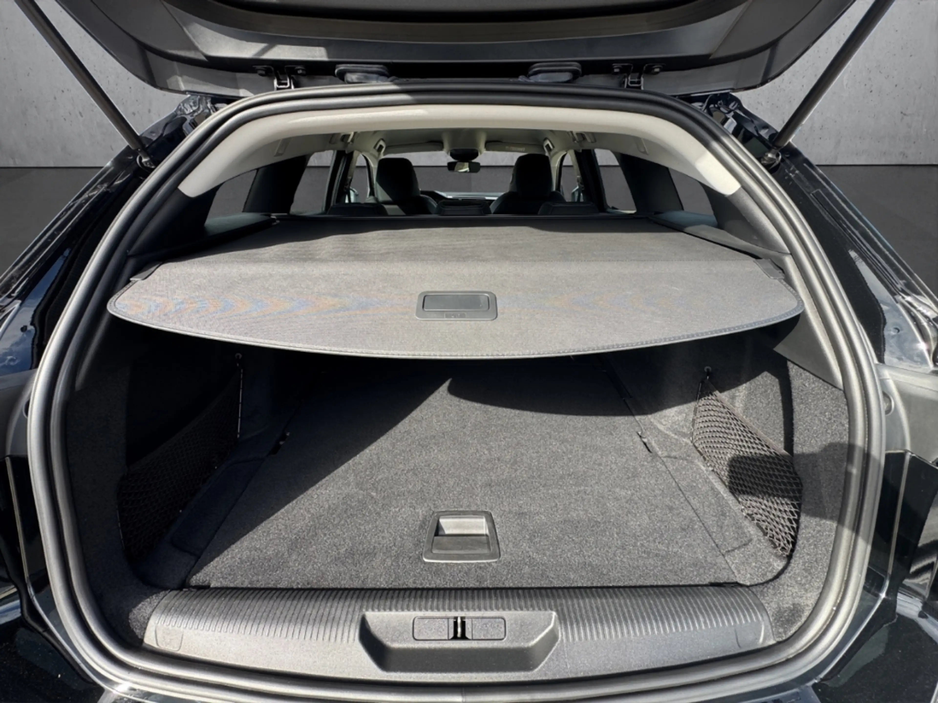 Peugeot 308 SW Allure PT130 EAT8 LED Kamera CarPlay — photo 7