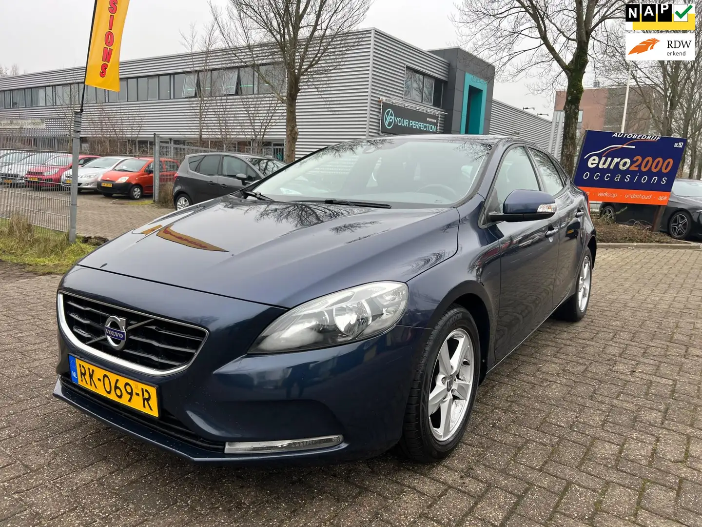 Volvo V40 1.6 D2 Momentum - Camera - Navi - Cruise - Netjes Azul - 1