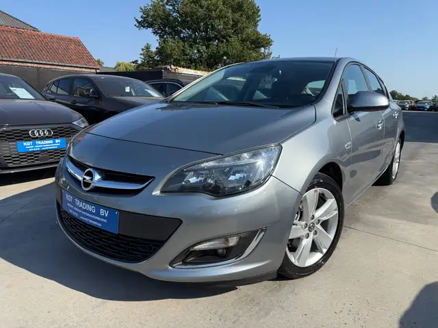 Opel Astra main image
