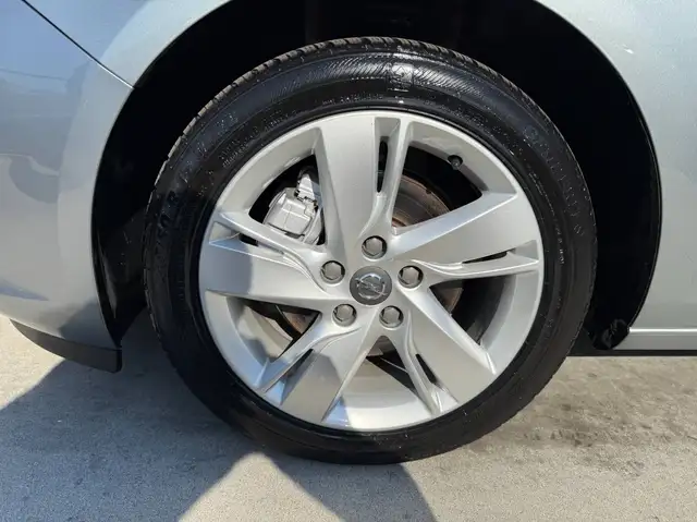 Opel Astra view 11