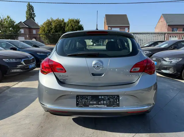 Opel Astra view 6