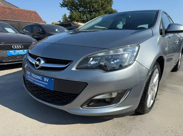 Opel Astra view 10