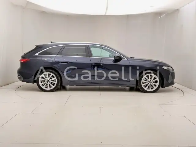 Audi A5 view 3