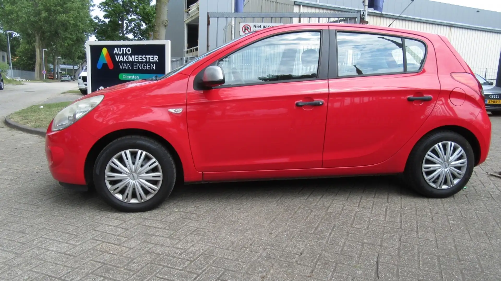 Hyundai i20 1.2i Active Rood - 2
