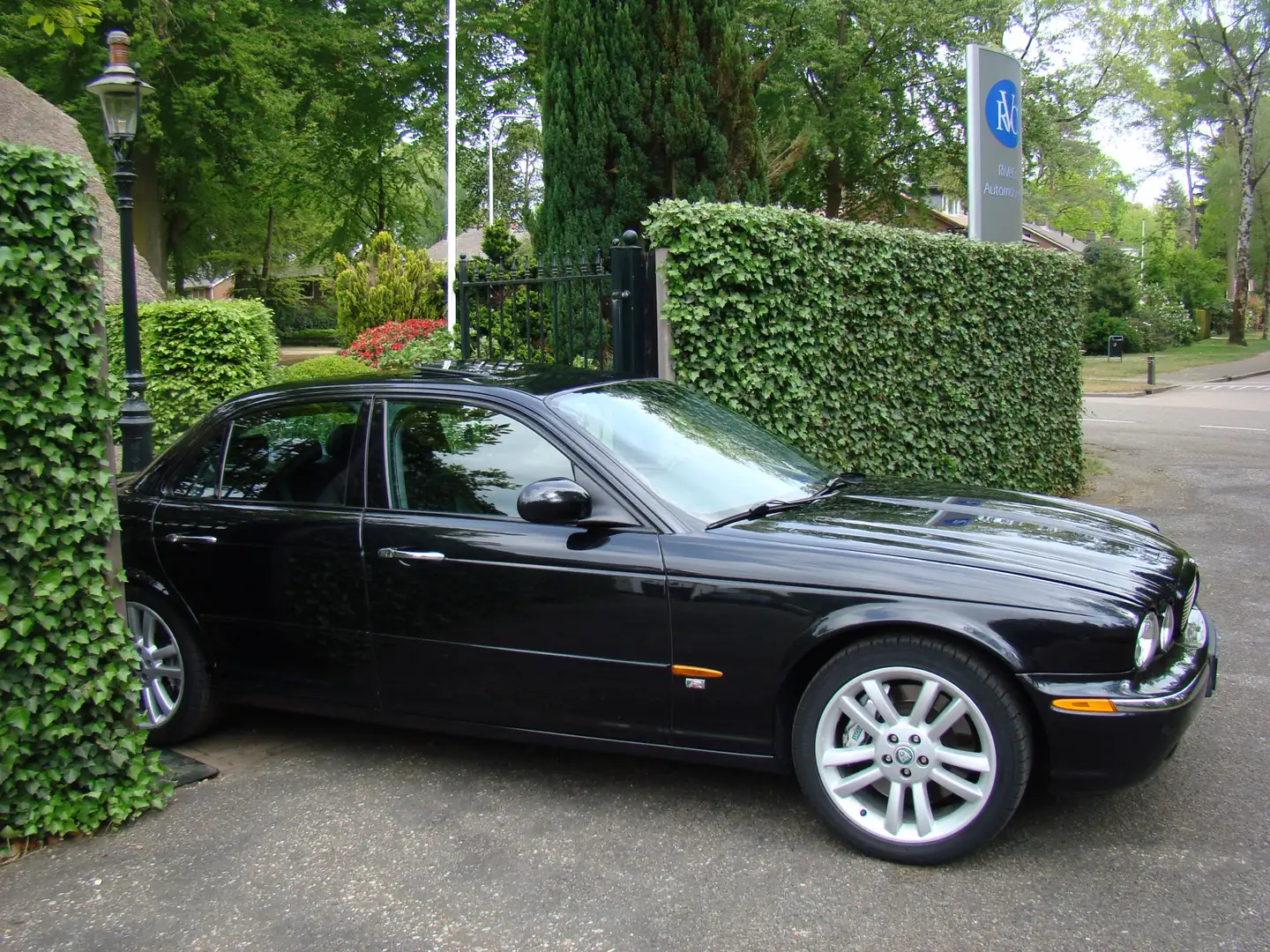 Jaguar XJR 4.2 V8 S/C Schwarz - 2