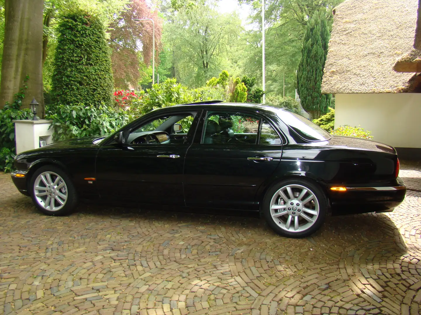 Jaguar XJR 4.2 V8 S/C Schwarz - 1