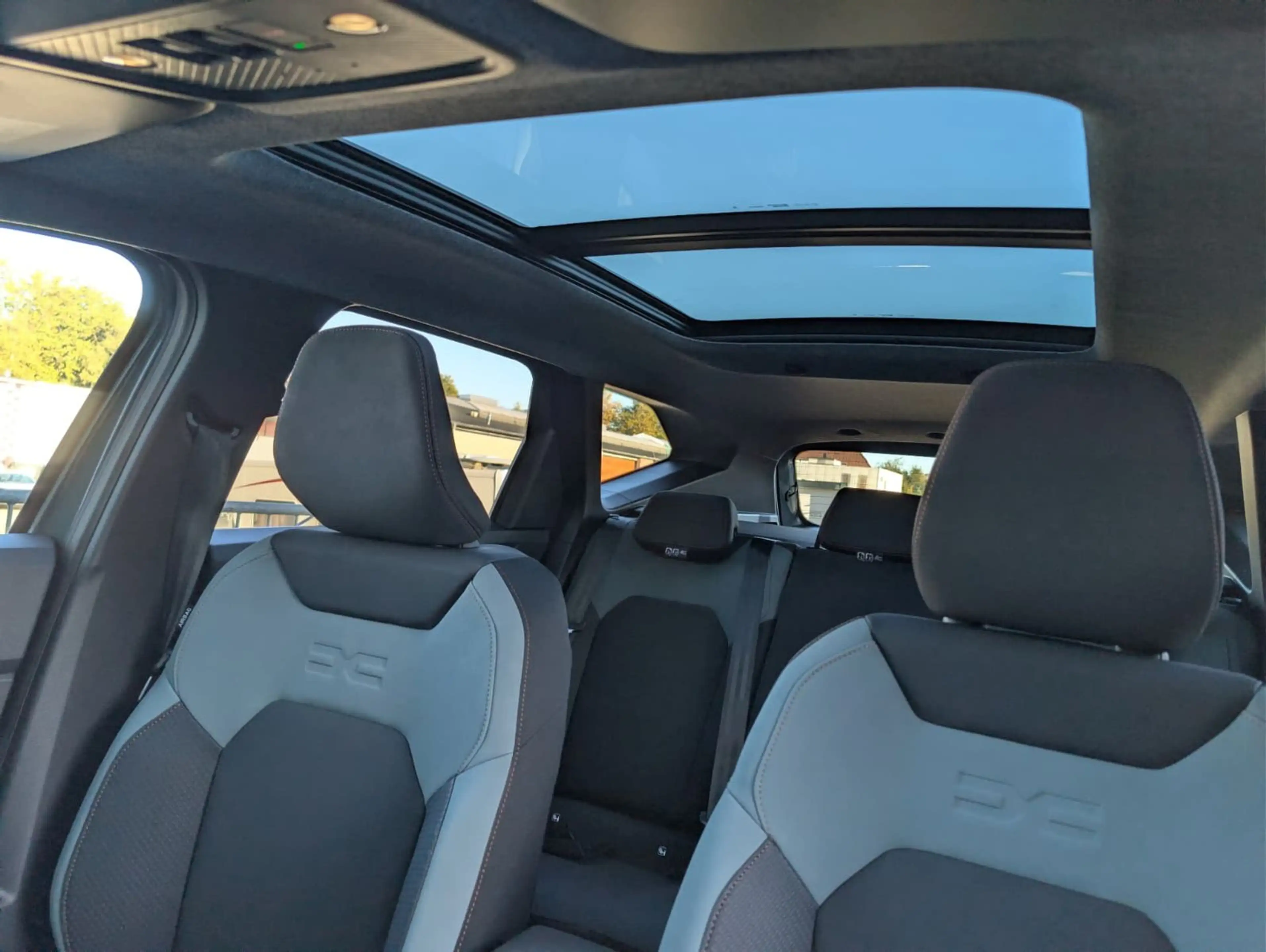 Dacia Bigster Hybrid 155 Extreme — photo 15