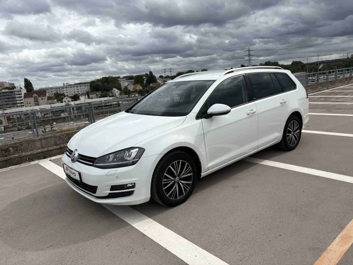 Volkswagen Golf 1.2 TSI 110CH BLUEMOTION TECHNOLOGY MATCH Weiß - 1
