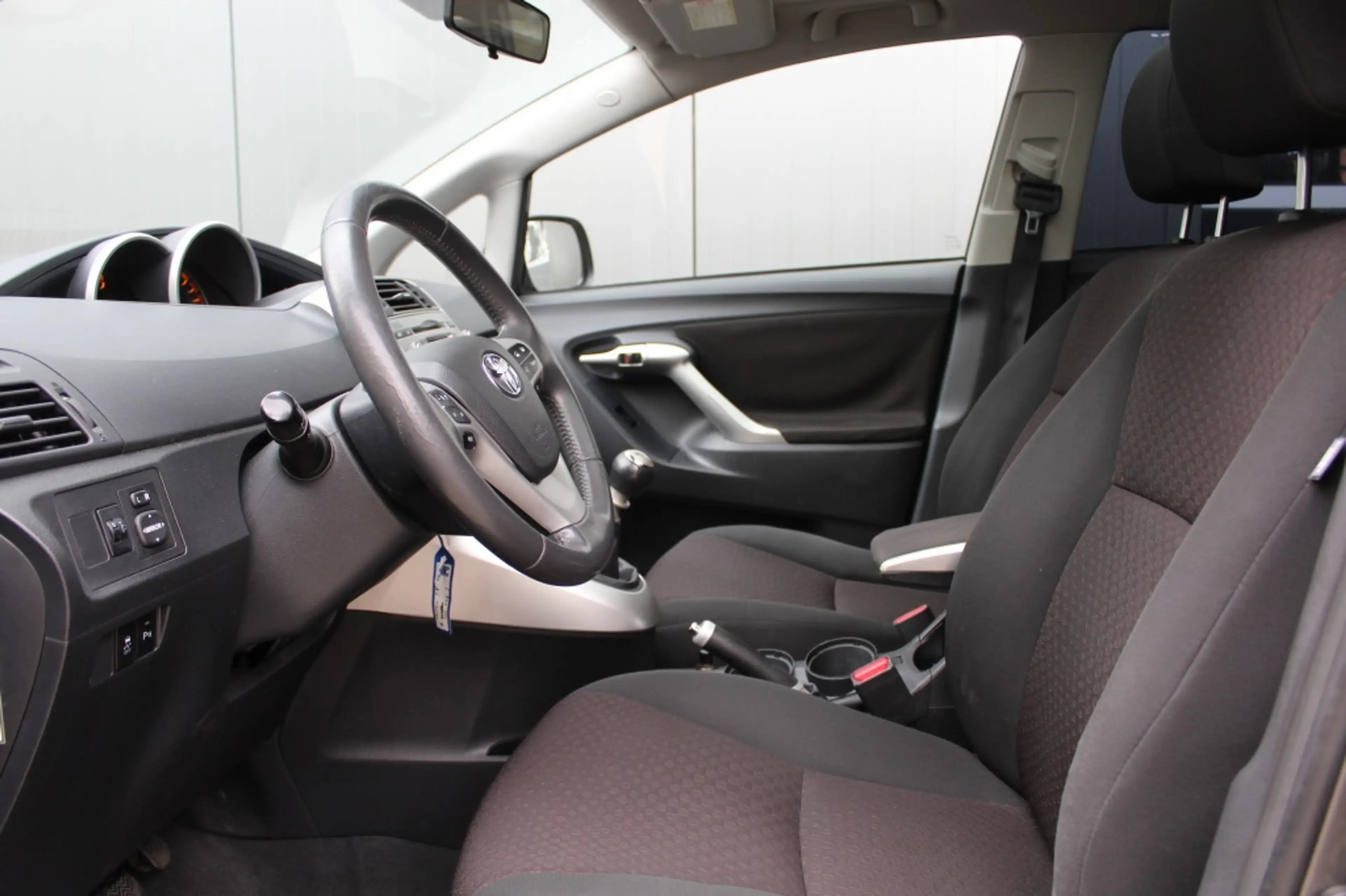 Toyota Verso 1.8 VVT-i Panoramic / 7 persoons / Trekhaak 1300kg — photo 3