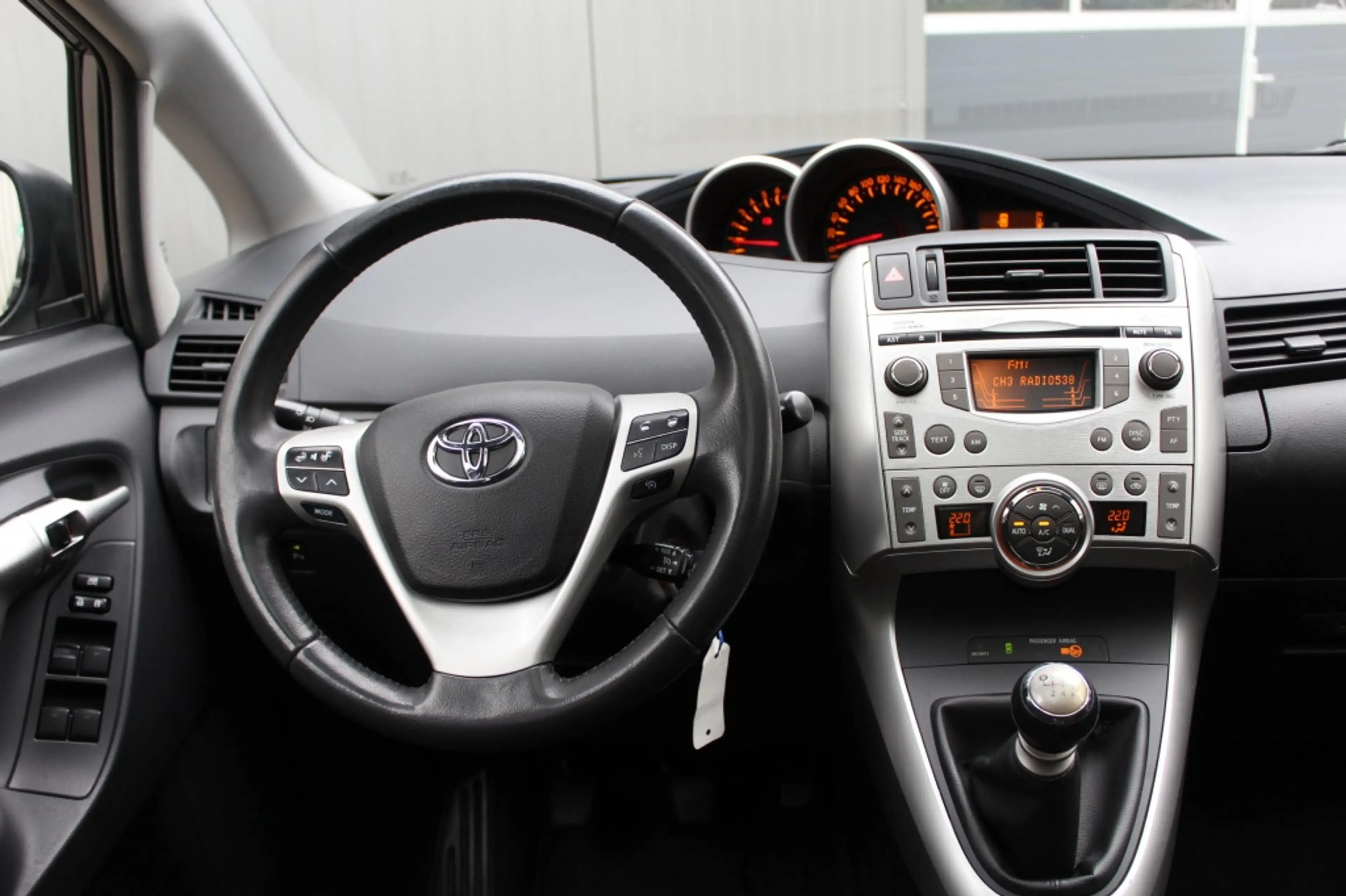Toyota Verso 1.8 VVT-i Panoramic / 7 persoons / Trekhaak 1300kg — photo 4