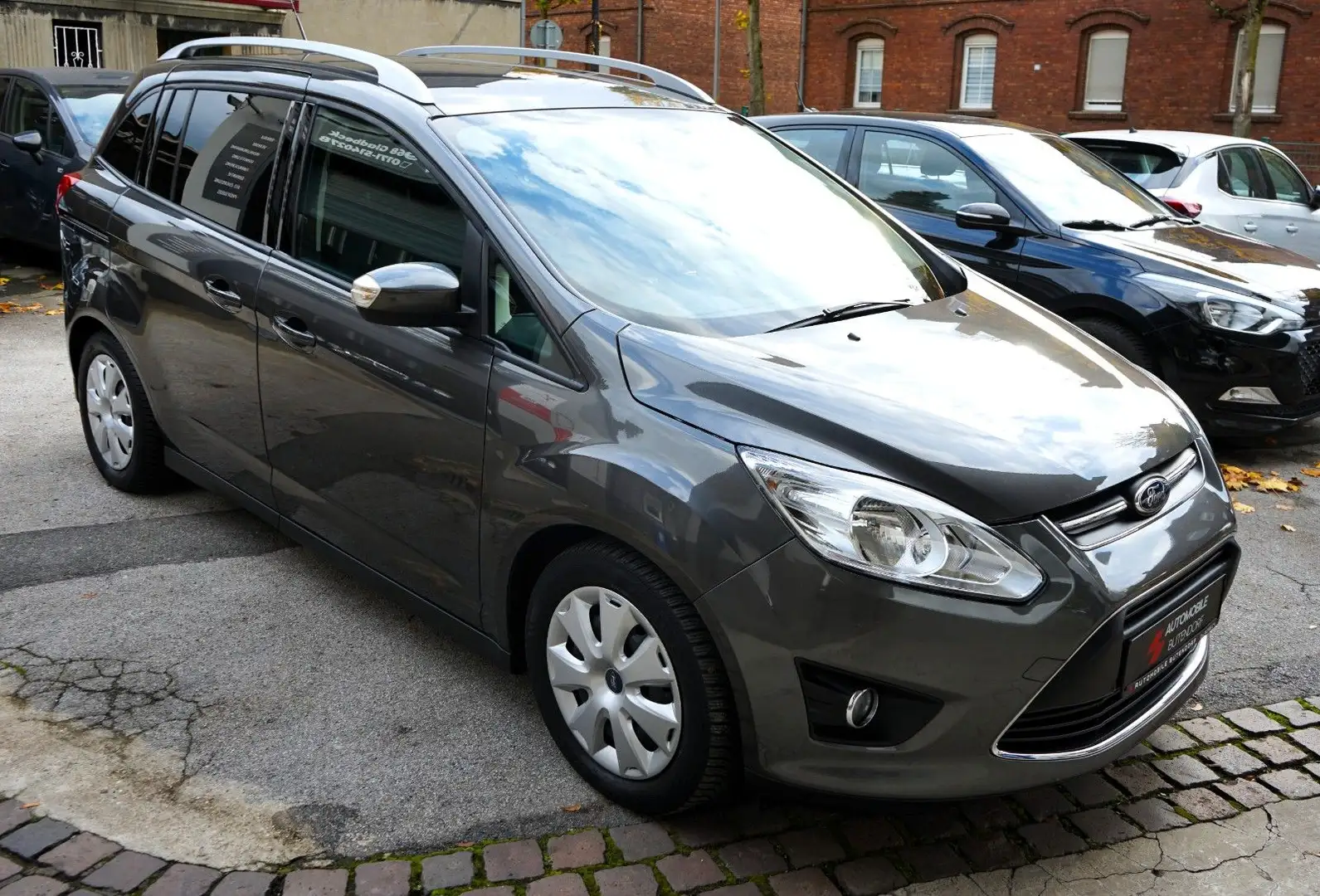 Ford Grand C-Max 1.0i 7SITZE/NAVI/SHZ/PDC/TOP Gris - 2