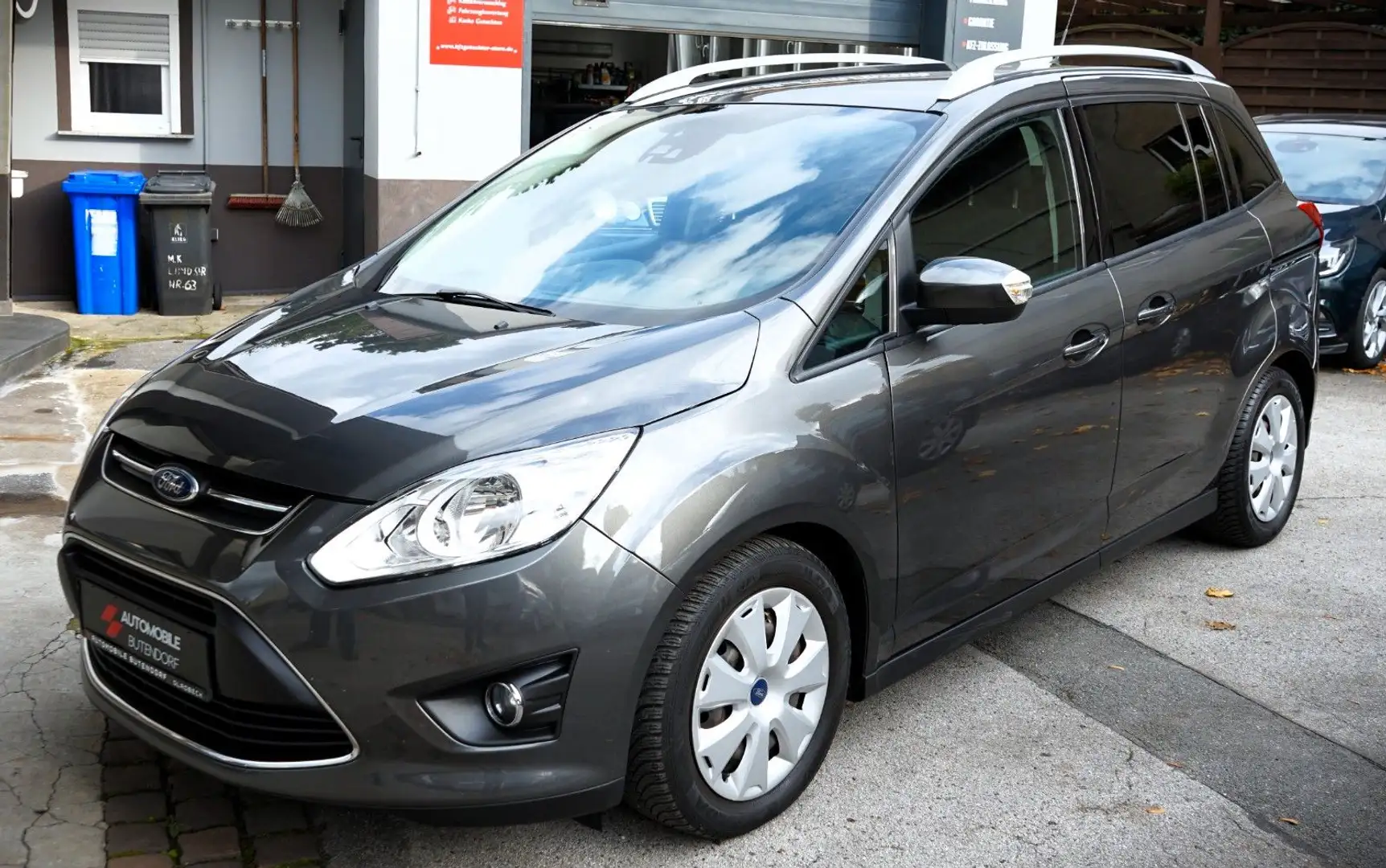 Ford Grand C-Max 1.0i 7SITZE/NAVI/SHZ/PDC/TOP Gris - 1