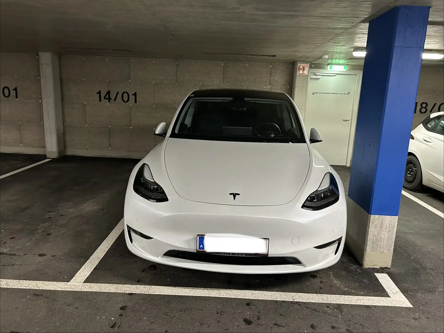 Tesla Model Y Long Range AWD 75kWh - 2