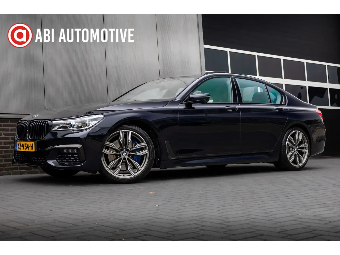BMW 750 7-serie 750i 449 pk xDrive M-Sportpakket / NL-Auto Schwarz - 1