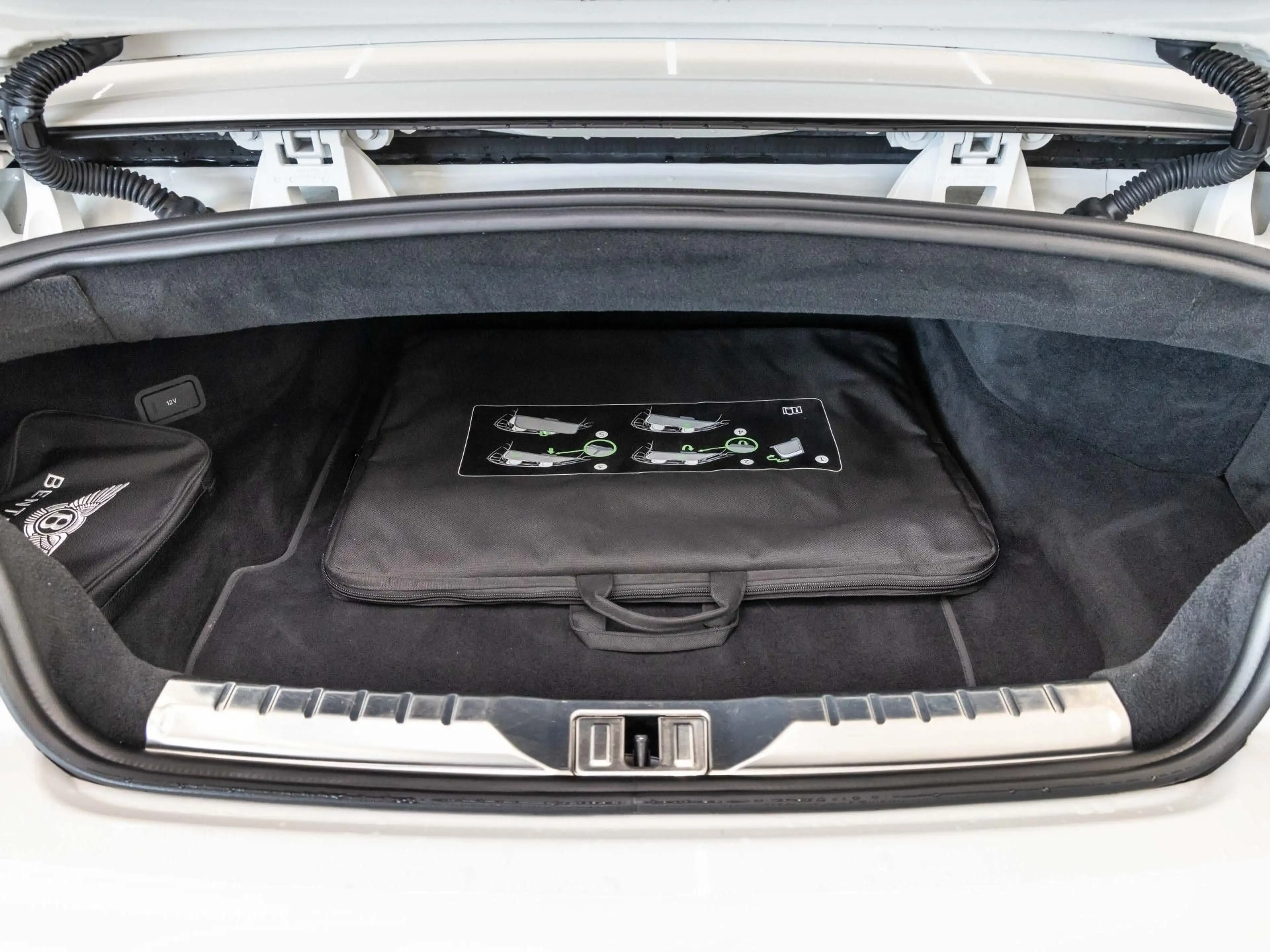 Bentley Continental New Continental GTC V8 von BENTLEY MANNHEIM — photo 14