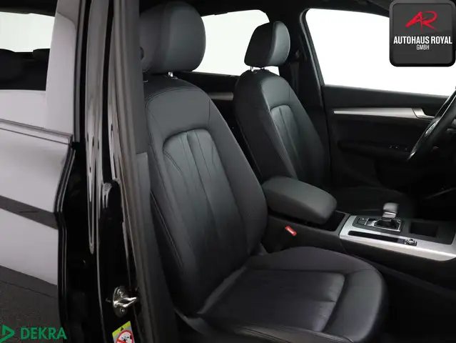 Audi Q5 view 11