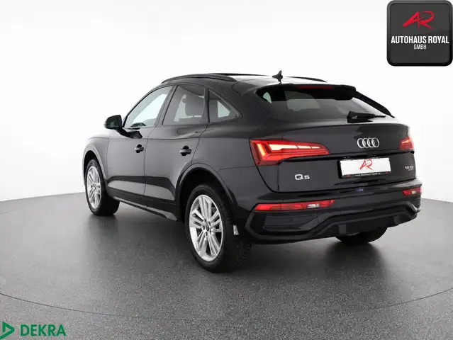 Audi Q5 view 3