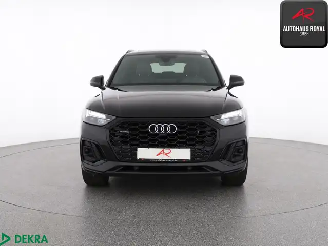 Audi Q5 view 8