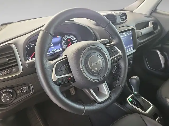 Jeep Renegade view 8