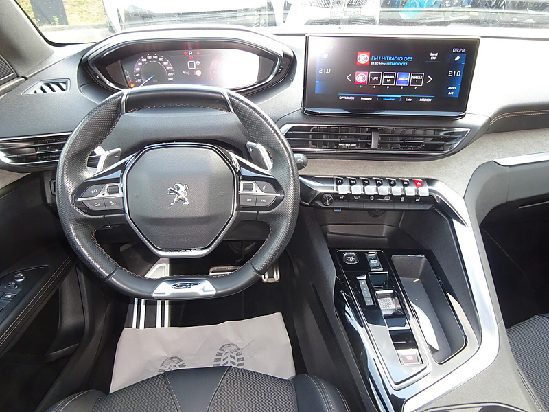 Peugeot 5008 BlueHDI 130 EAT8 GT — photo 7
