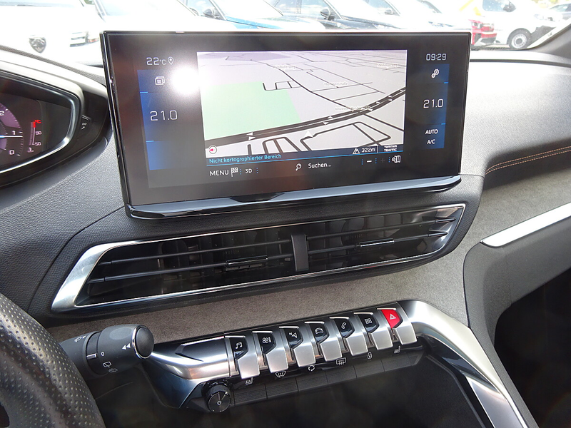 Peugeot 5008 BlueHDI 130 EAT8 GT — photo 11