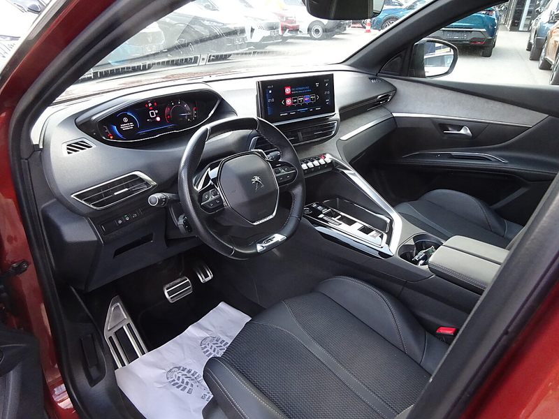 Peugeot 5008 BlueHDI 130 EAT8 GT — photo 9