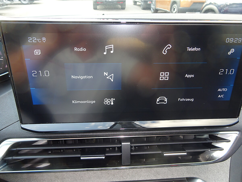 Peugeot 5008 BlueHDI 130 EAT8 GT — photo 13