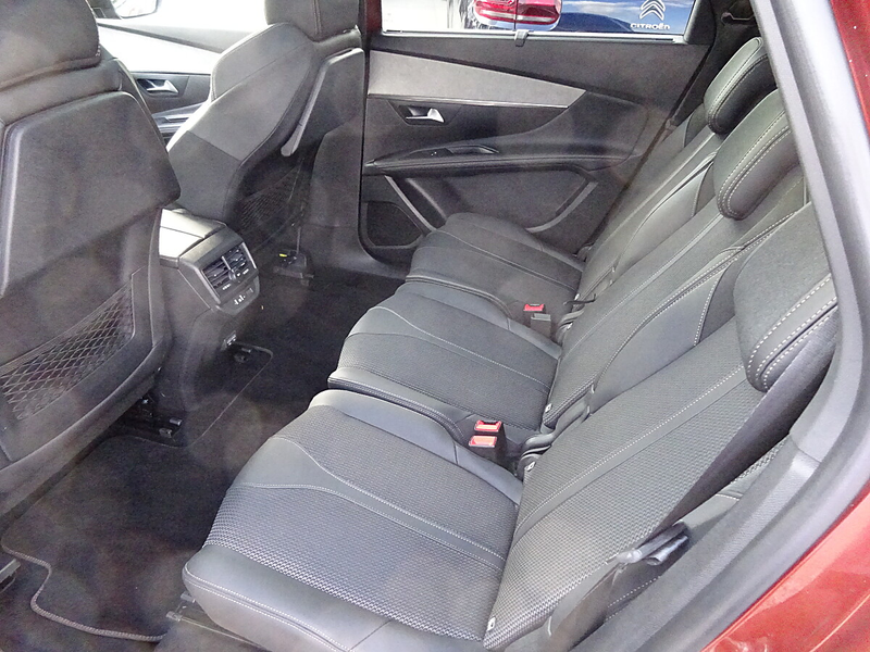 Peugeot 5008 BlueHDI 130 EAT8 GT — photo 6