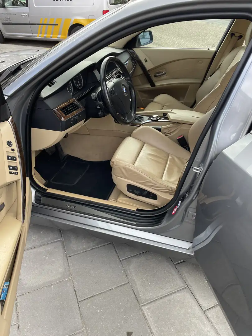 BMW 530 530i Executive Grijs - 2