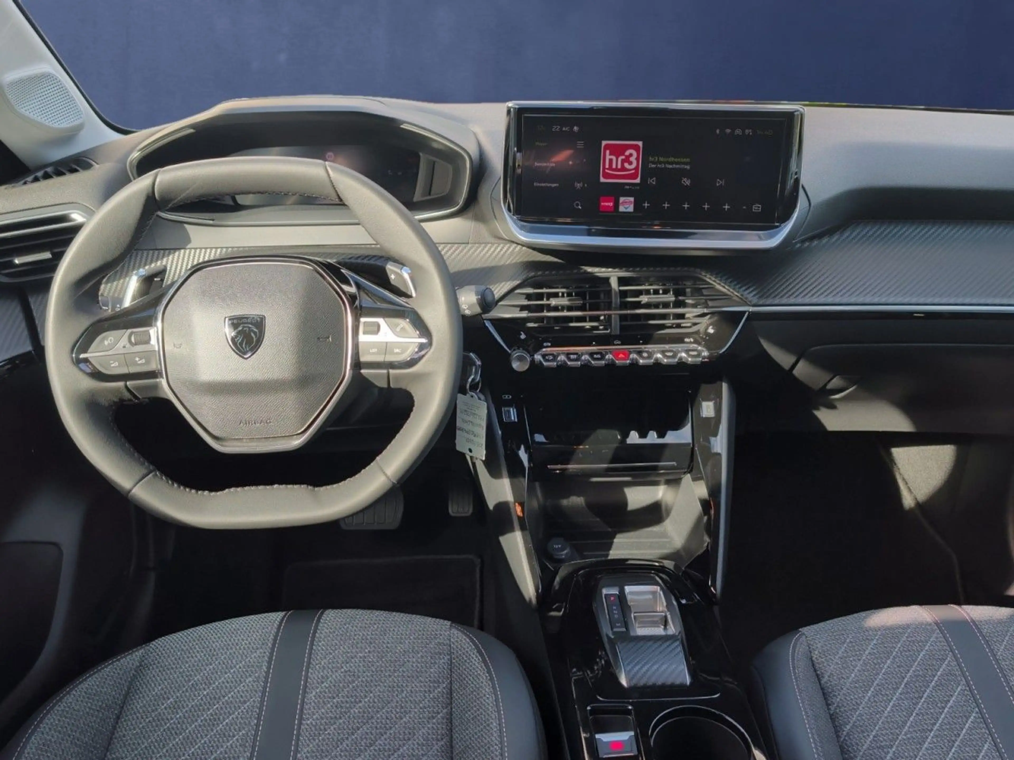 Peugeot 208 Allure Hybrid 100 Autm+Kamera+Parkpilo+Sitzh — photo 15