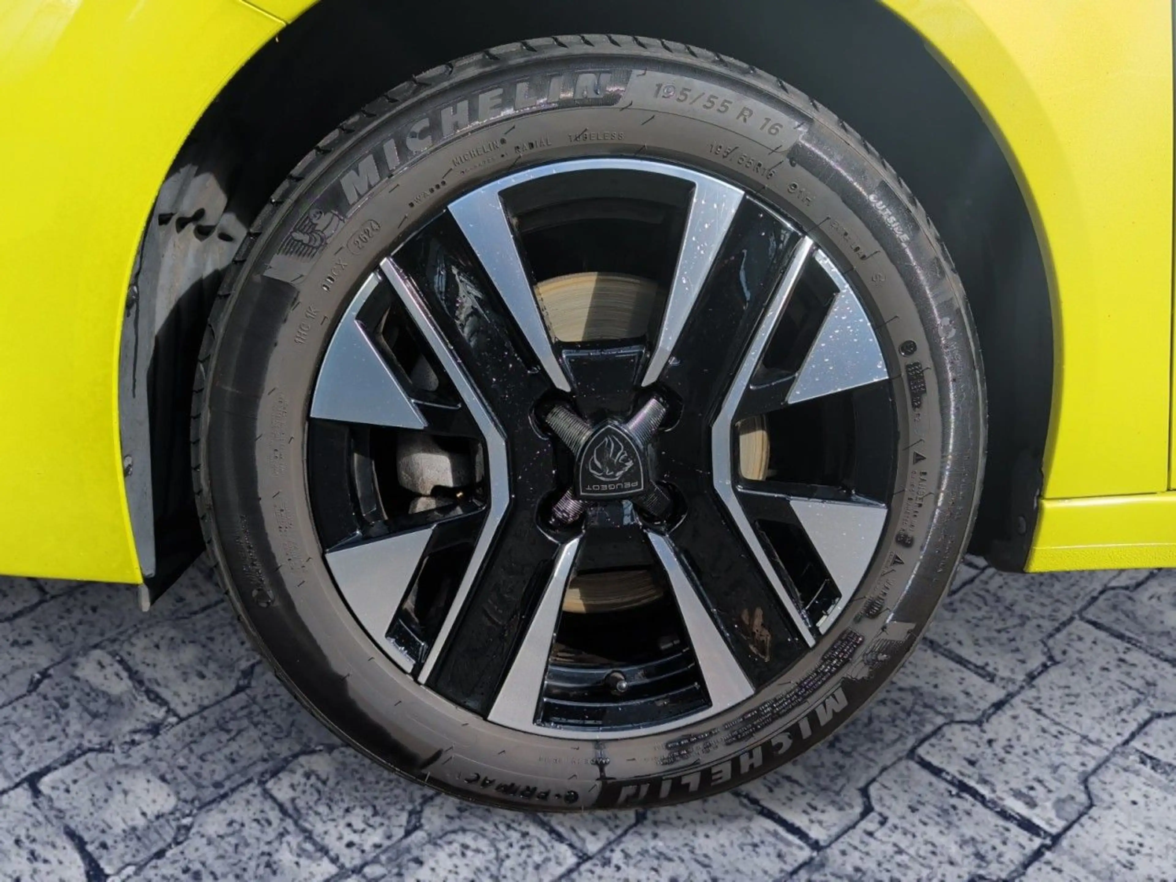 Peugeot 208 Allure Hybrid 100 Autm+Kamera+Parkpilo+Sitzh — photo 11