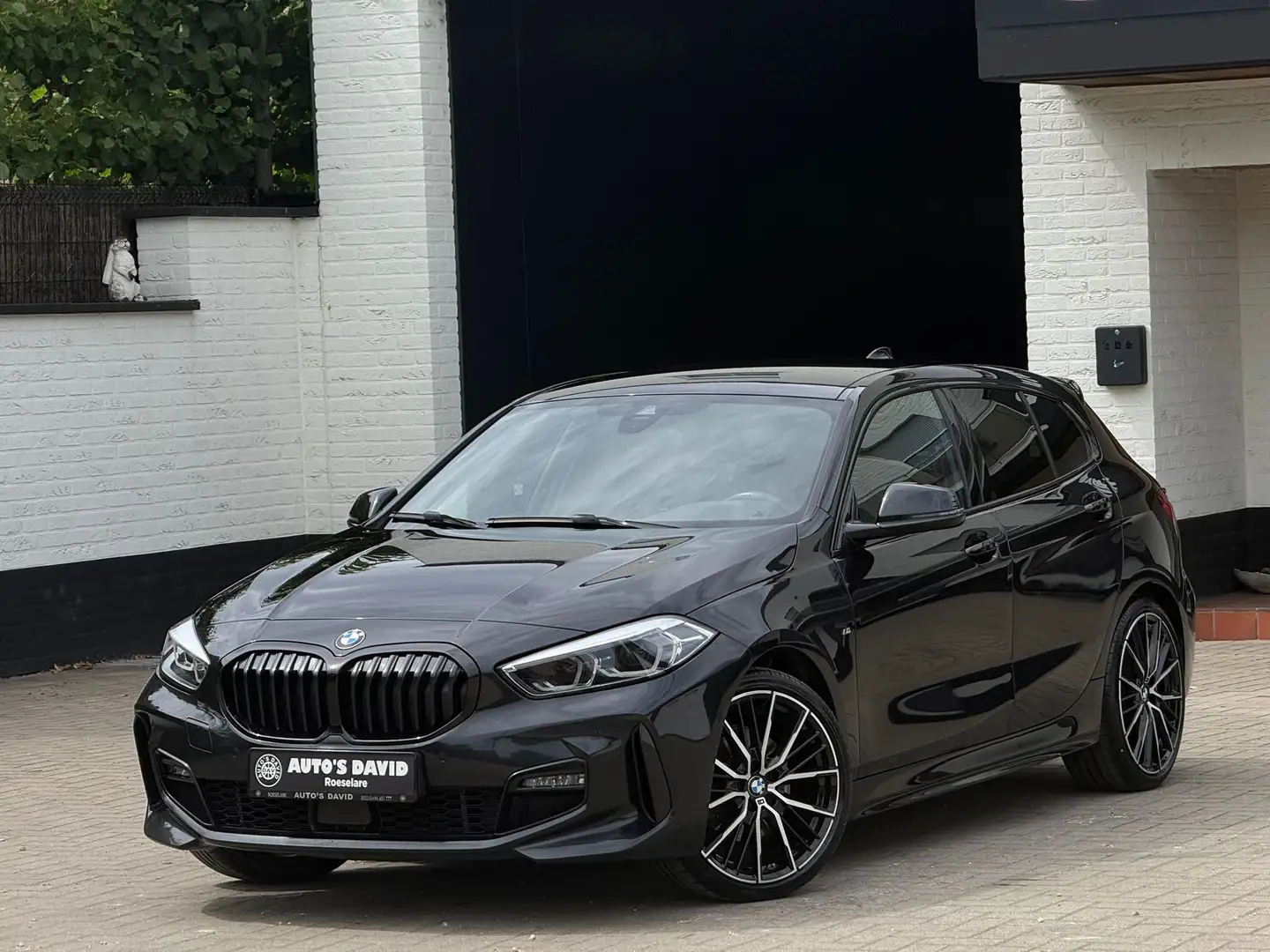 BMW 118 I/M-Pakket/Sportzetels/Gps/Cam/ *1j garantie* Zwart - 1