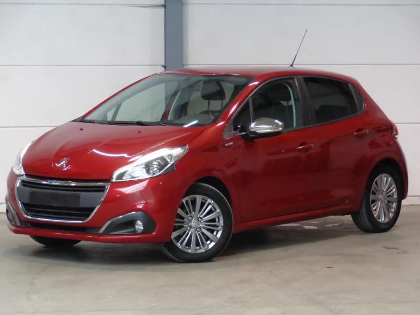 Peugeot 208 1.2i Style - GPS - Clim Rouge - 1