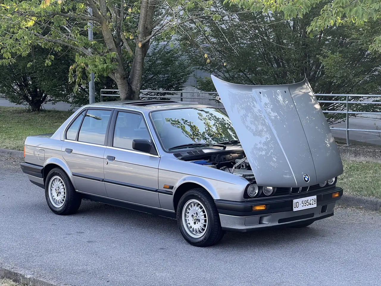 BMW 320i 4p, foto 2