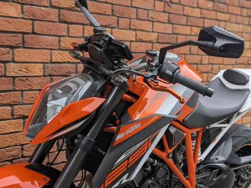 KTM 1290 Super Duke R - foto 6