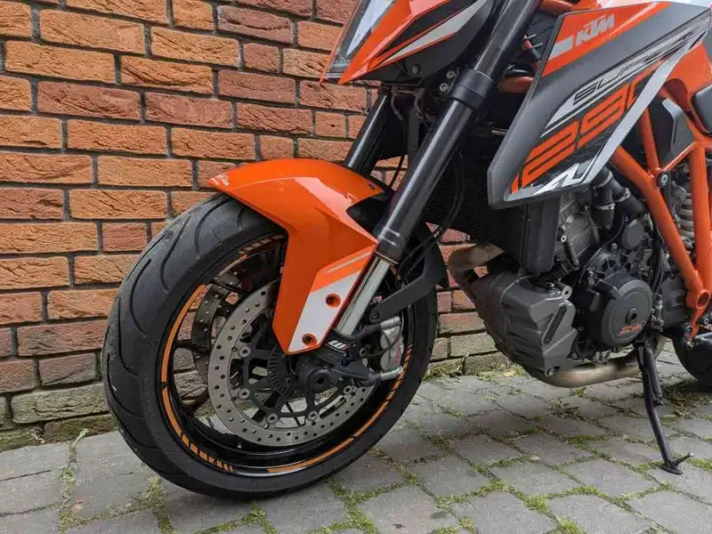 KTM 1290 Super Duke R - foto 4