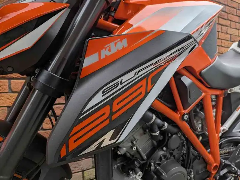 KTM 1290 Super Duke R - foto 5