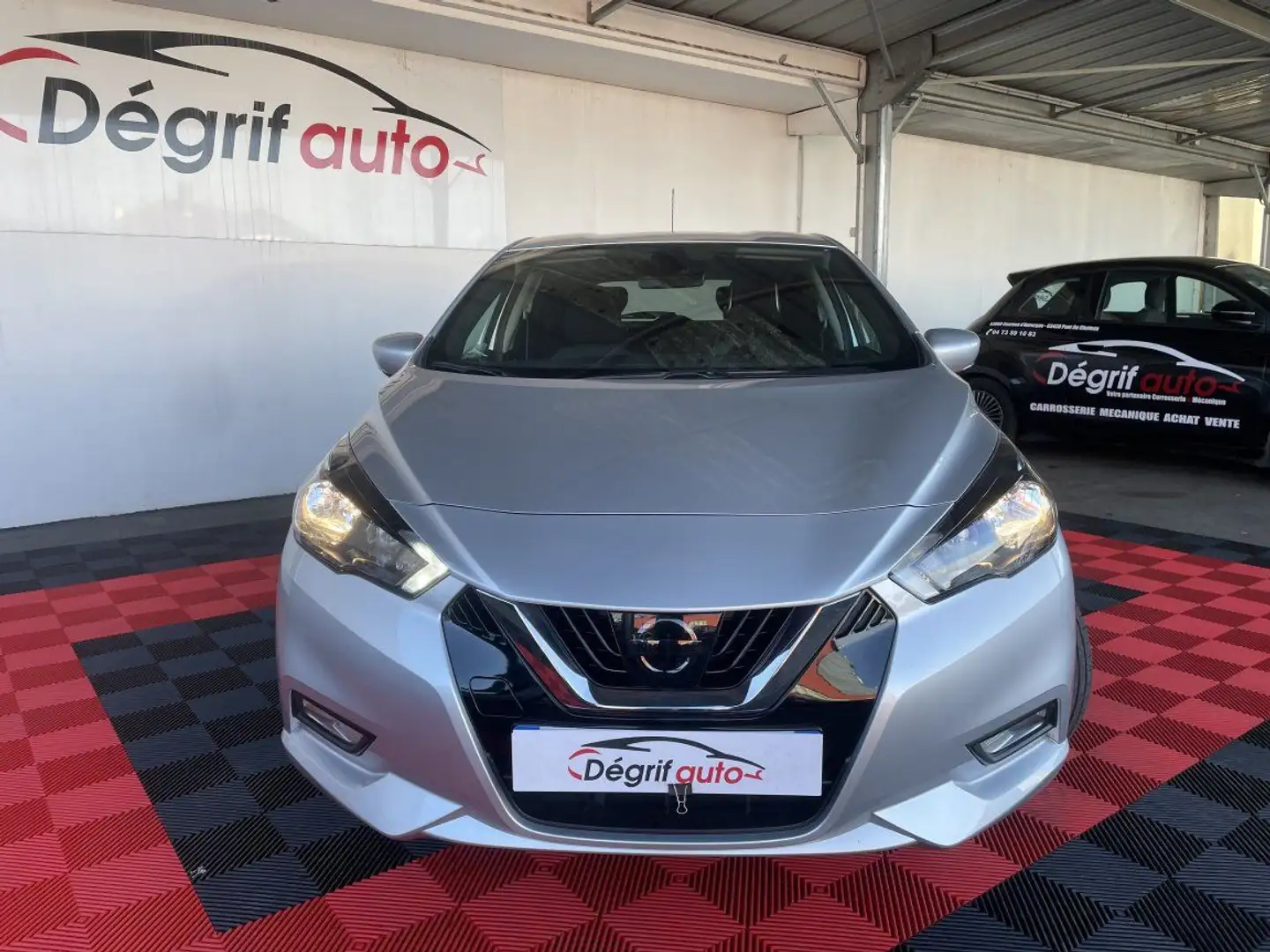 Nissan Micra 2021.5 IG-T 92 Tekna Gris - 2