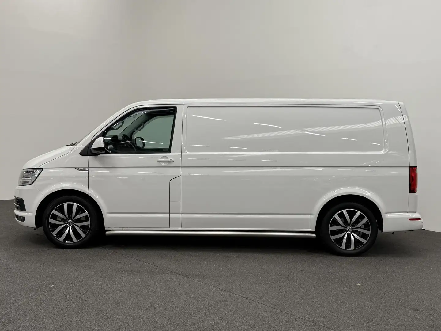 Volkswagen T6 Transporter 2.0 TDI L2H1 Highline Automaat Airco Navi LM velge Blanc - 2