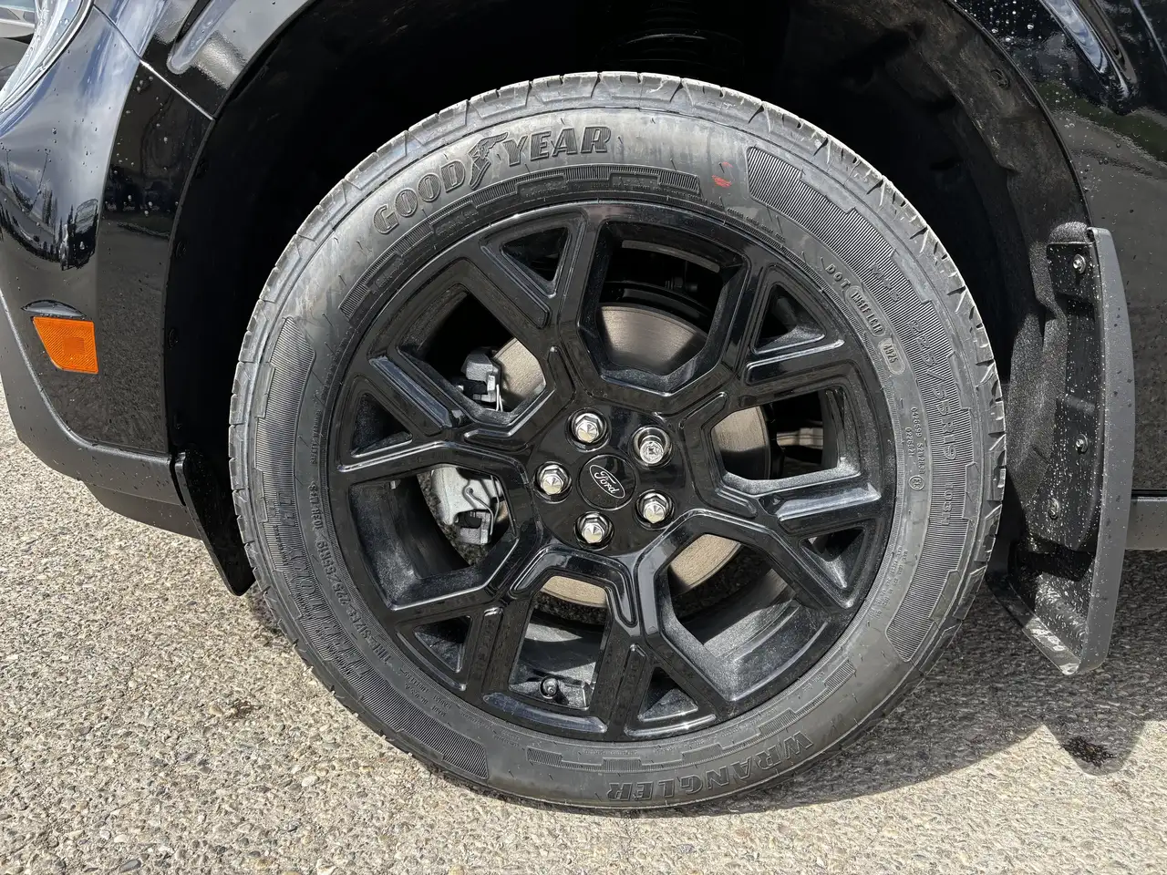 Ford Maverick снимка Ford Maverick