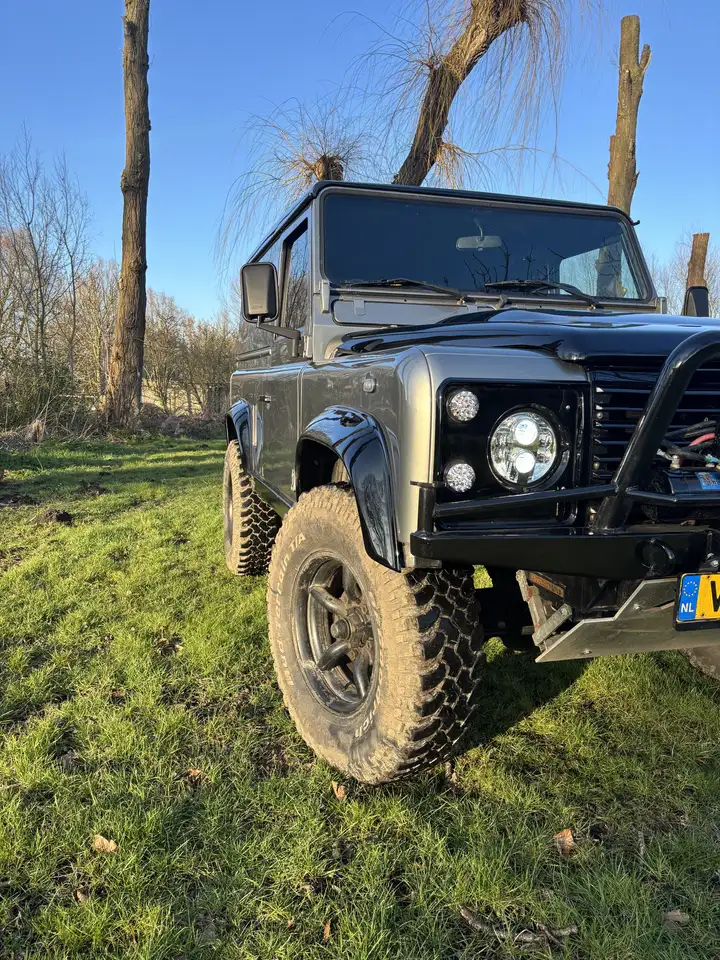 Land Rover Defender Typ 90 County, foto 7