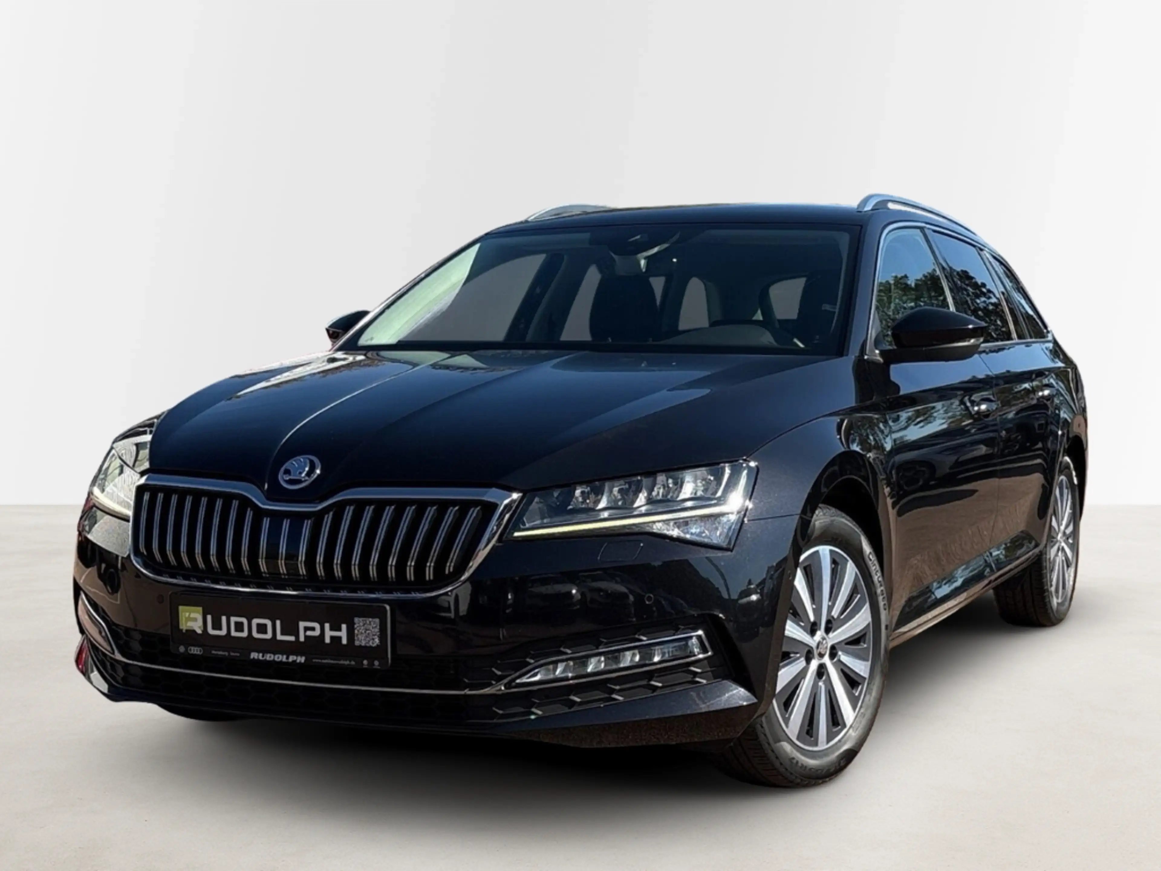 Skoda Superb 2.0 TDI Style StandHZG 360° AHK LED ACC