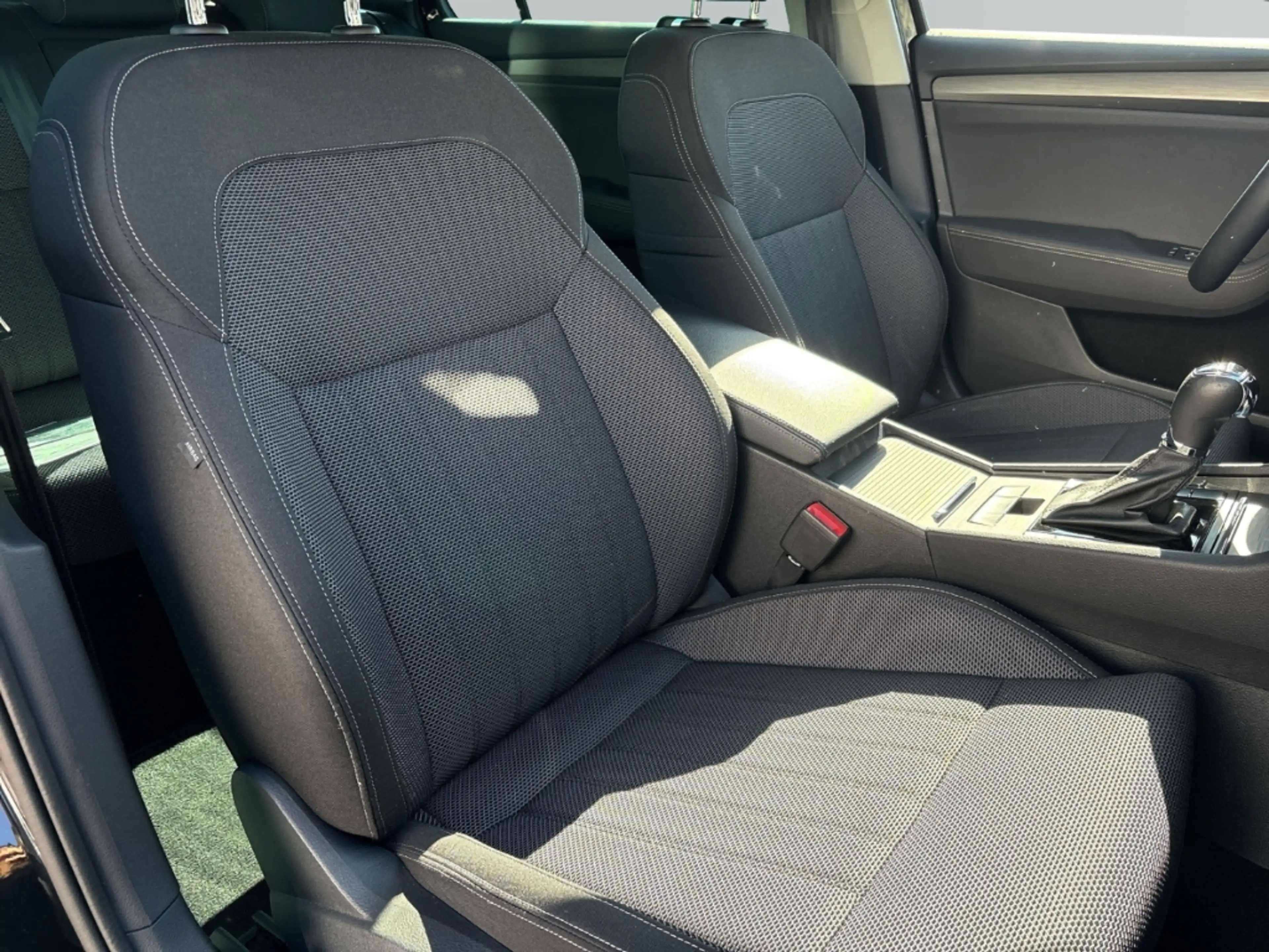 Skoda Superb 2.0 TDI Style StandHZG 360° AHK LED ACC — photo 8