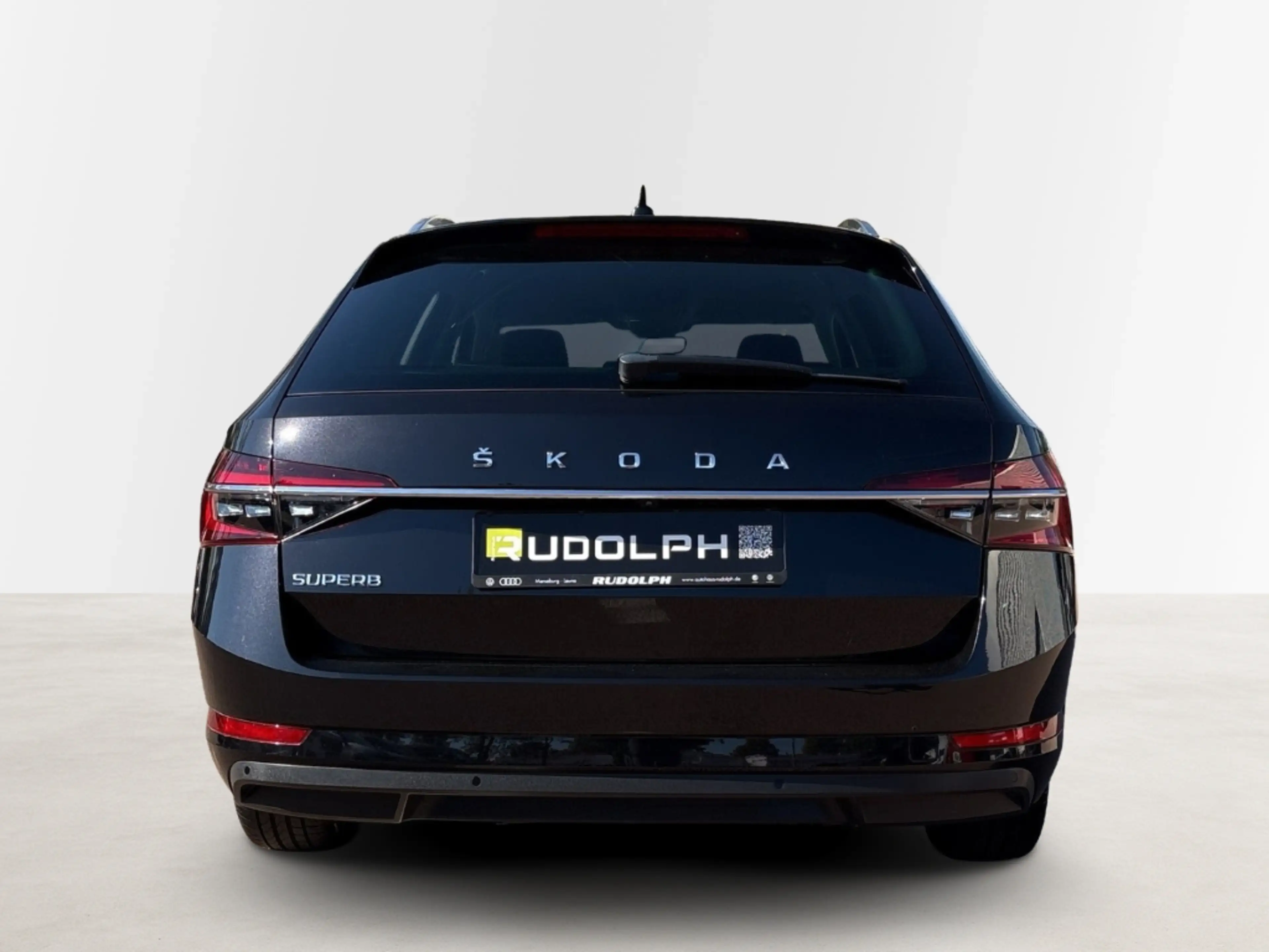Skoda Superb 2.0 TDI Style StandHZG 360° AHK LED ACC — photo 3