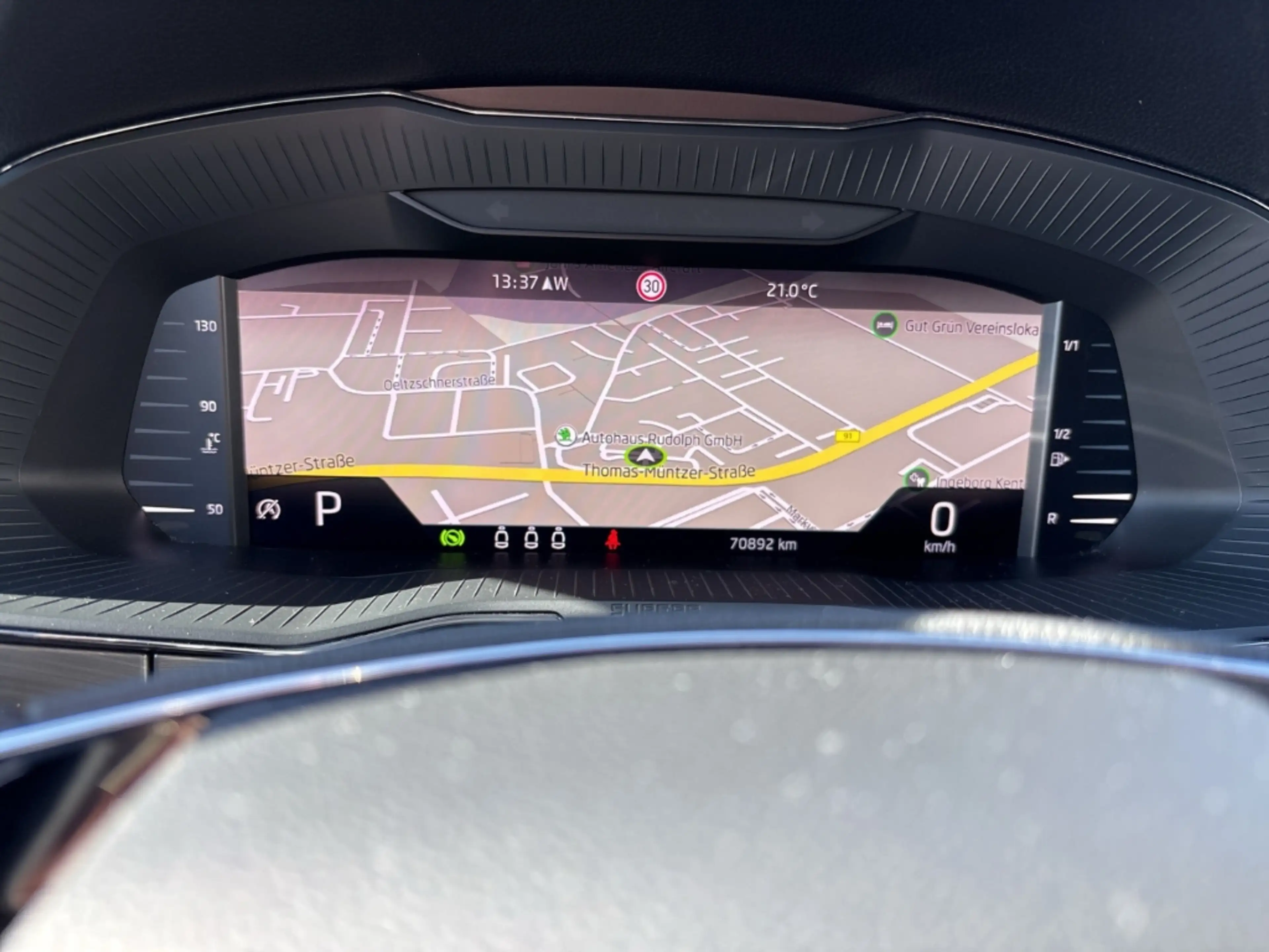 Skoda Superb 2.0 TDI Style StandHZG 360° AHK LED ACC — photo 12