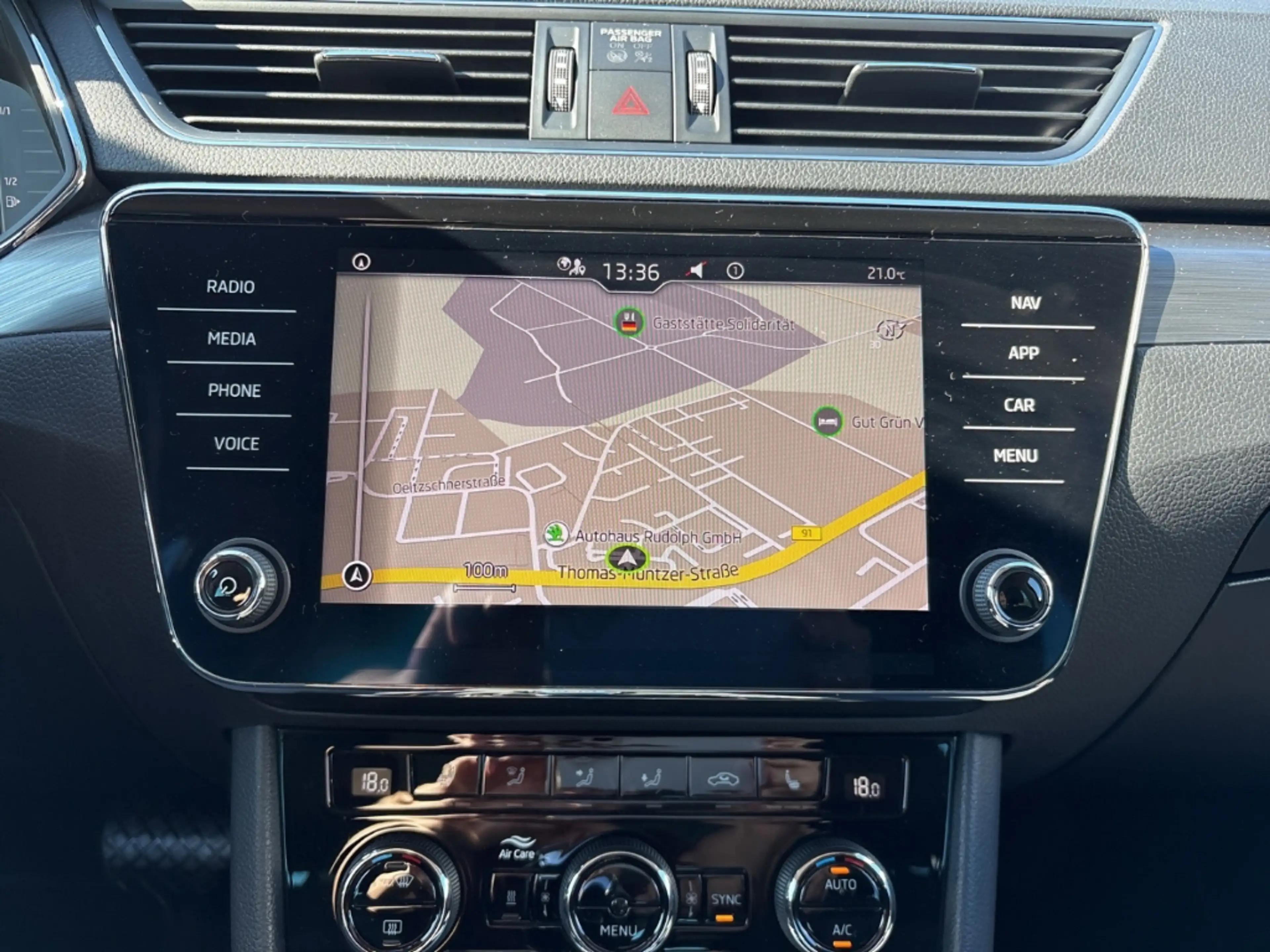 Skoda Superb 2.0 TDI Style StandHZG 360° AHK LED ACC — photo 13