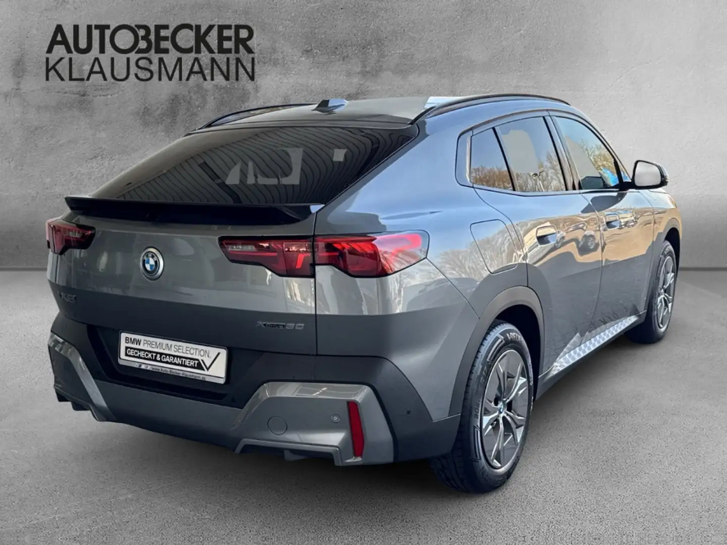 BMW X2 xDRIVE 30 AUTOMATIK WIDESCREEN HuD AHK 360°KAMERA Grijs - 2