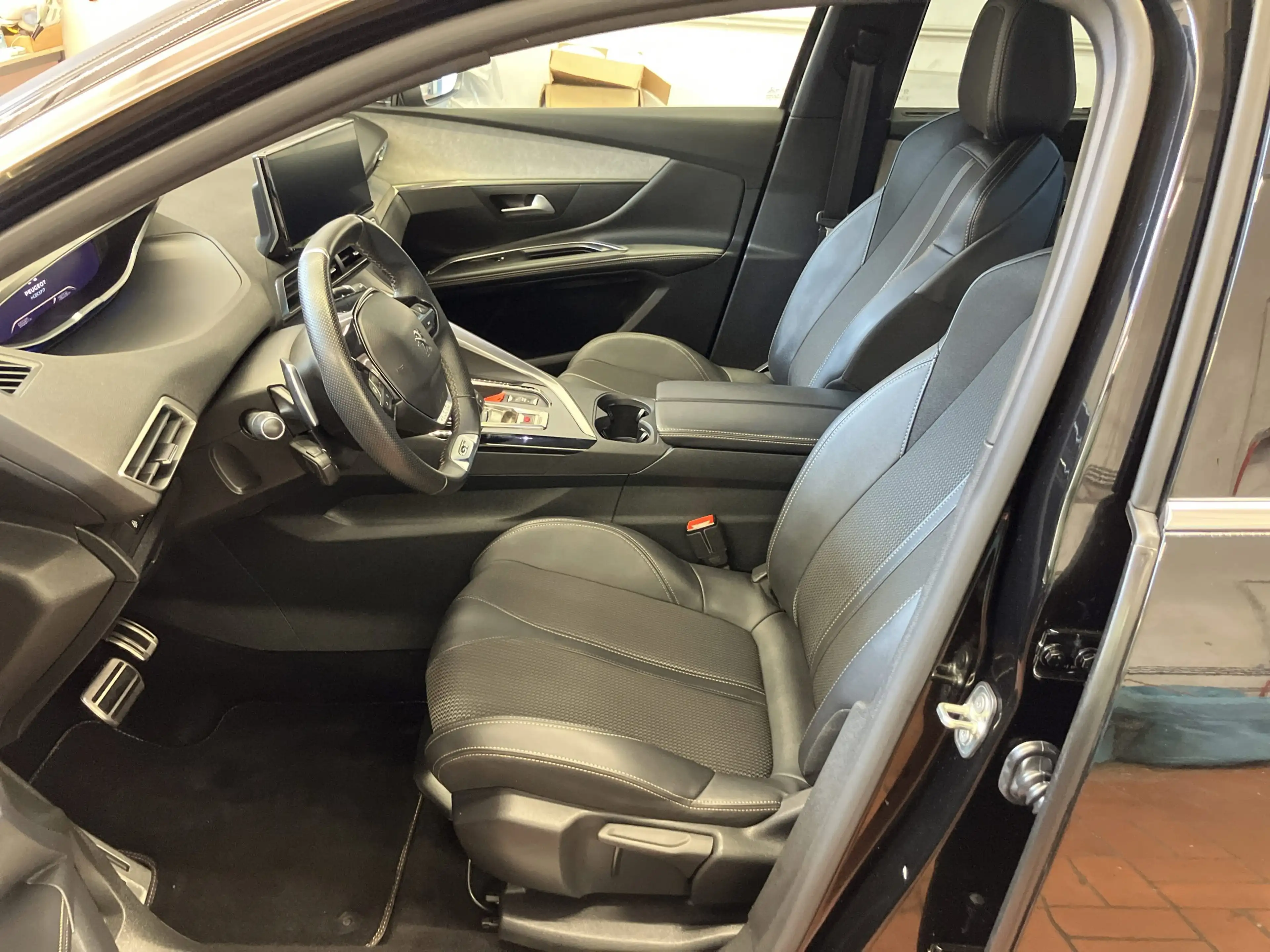 Peugeot 5008 1.2 PureTech 130 GT ACC+LED+Navi+Pano+SD+LM — photo 7