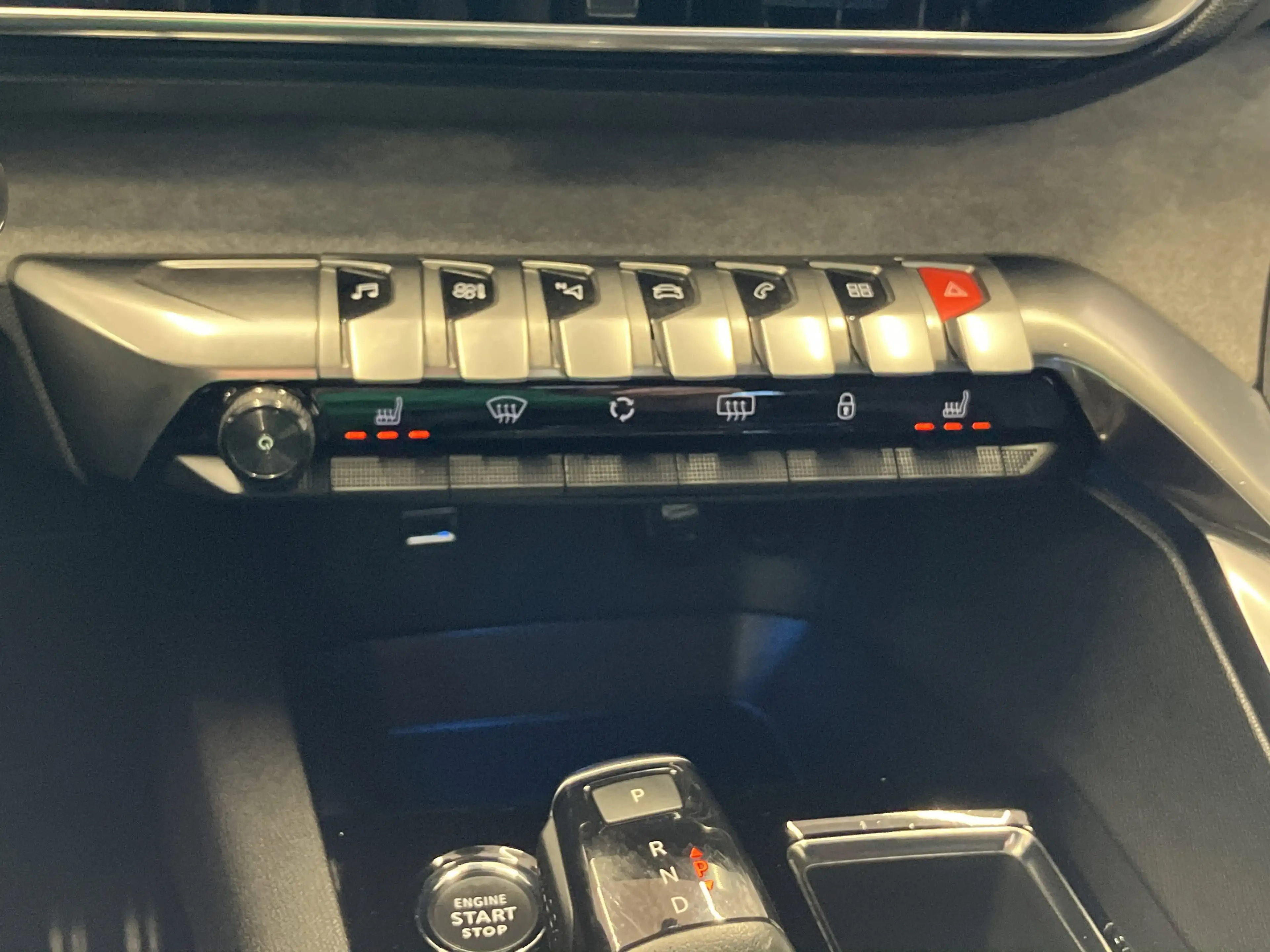 Peugeot 5008 1.2 PureTech 130 GT ACC+LED+Navi+Pano+SD+LM — photo 12
