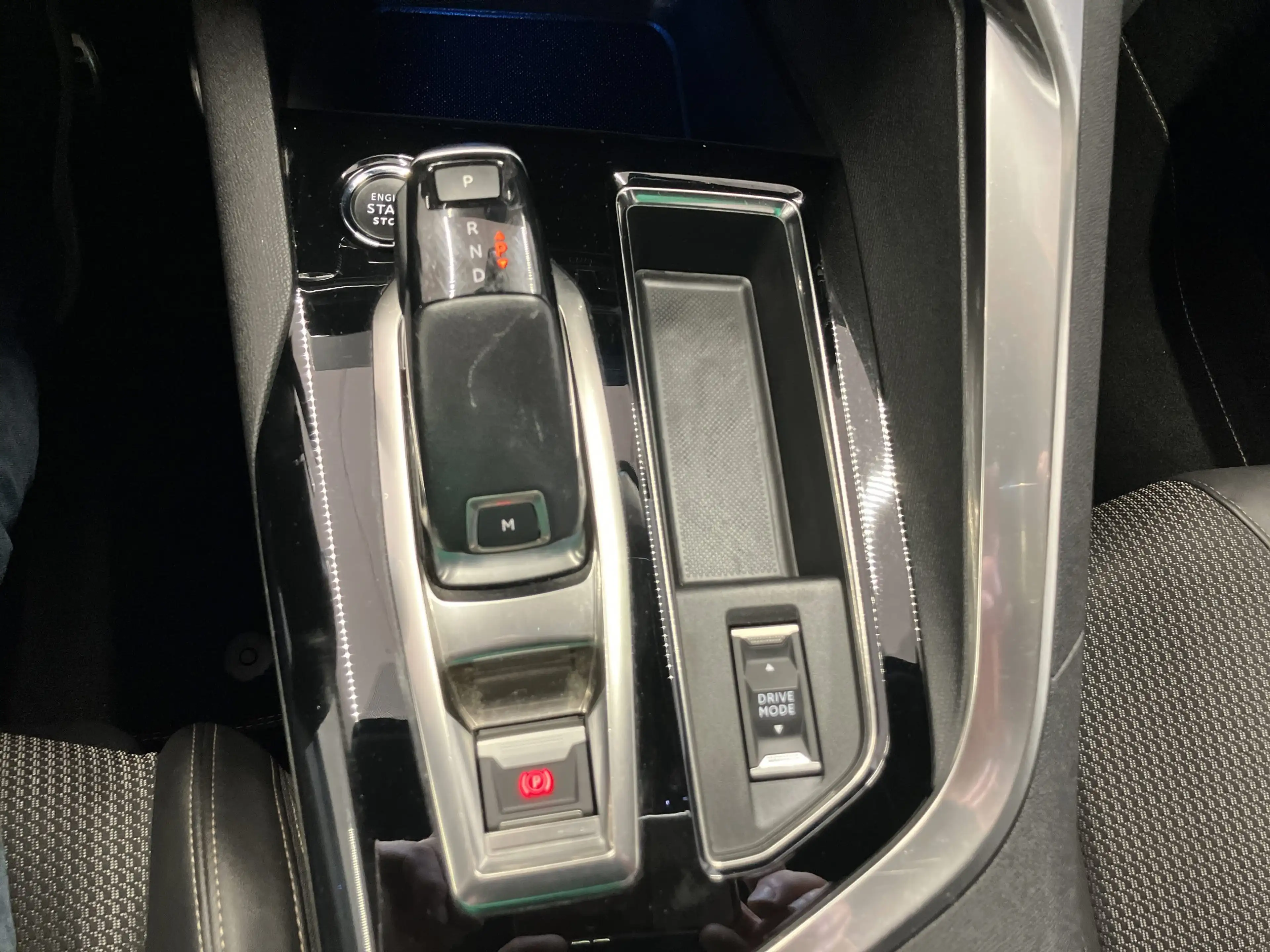 Peugeot 5008 1.2 PureTech 130 GT ACC+LED+Navi+Pano+SD+LM — photo 13